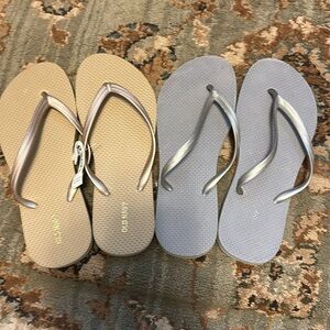2 sets of Old Navy flip flops gold and silver, size 8